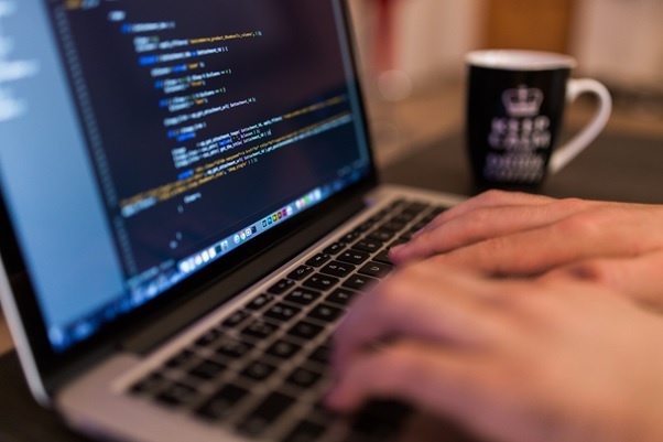 What Is a Business Laptop? 5 Features That Make It Best for Work
